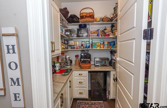 7521 Northlake Dr., Tyler, TX 75703