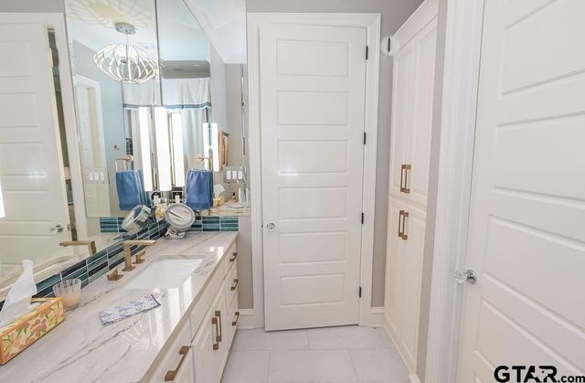 7521 Northlake Dr., Tyler, TX 75703