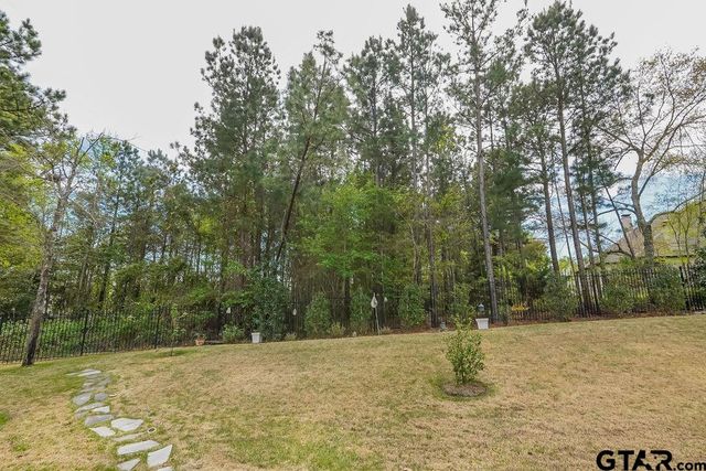 7521 Northlake Dr., Tyler, TX 75703