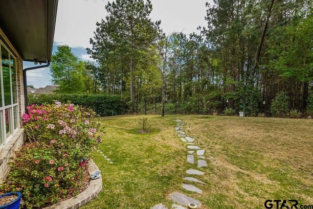 7521 Northlake Dr., Tyler, TX 75703