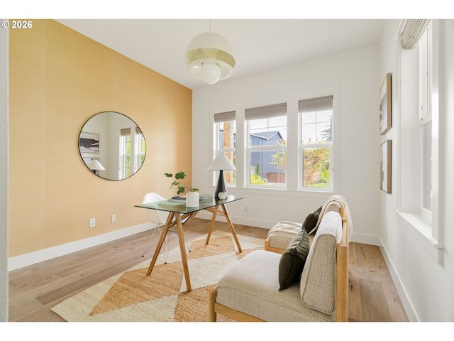 2744 DAHLIA Dr, West Linn, OR 97068