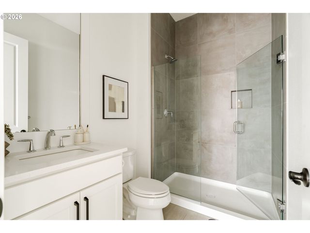 2744 DAHLIA Dr, West Linn, OR 97068