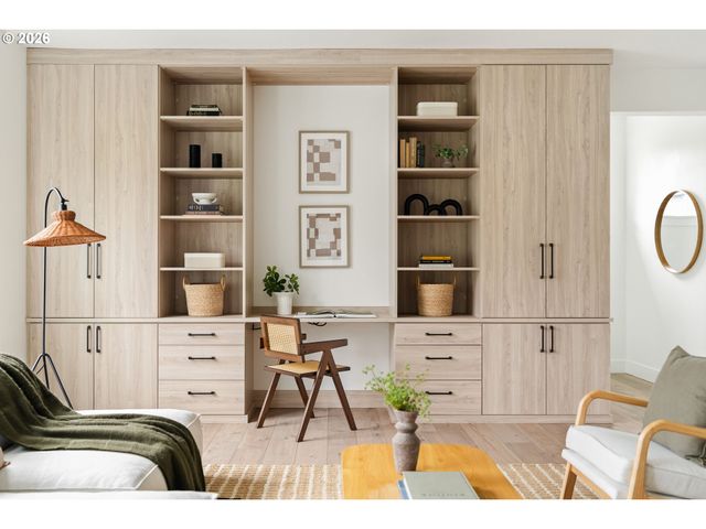 2744 DAHLIA Dr, West Linn, OR 97068