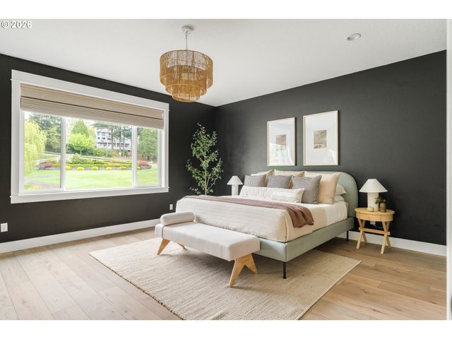 2744 DAHLIA Dr, West Linn, OR 97068