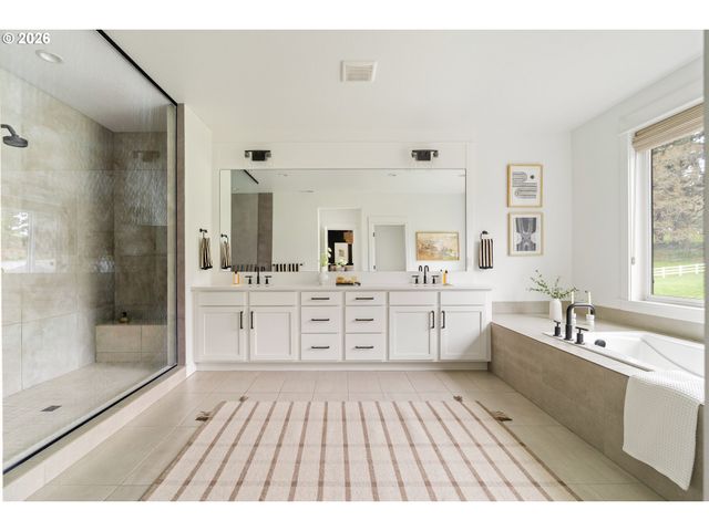 2744 DAHLIA Dr, West Linn, OR 97068