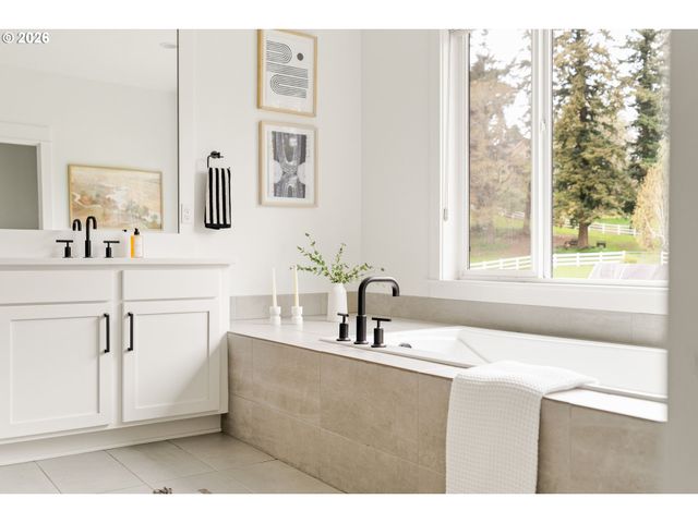 2744 DAHLIA Dr, West Linn, OR 97068