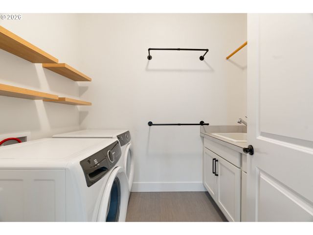 2744 DAHLIA Dr, West Linn, OR 97068