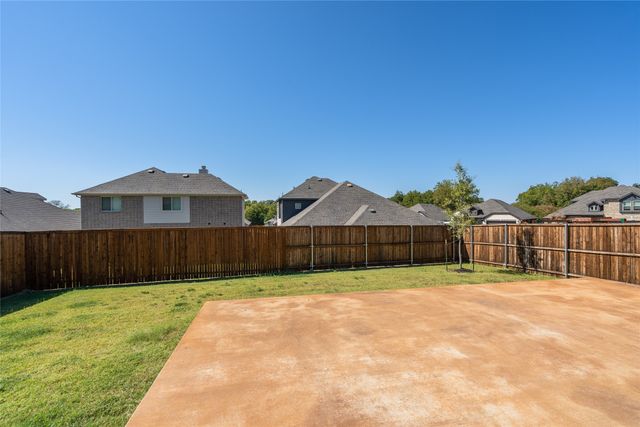308 Moss Cove Drive, Aubrey, TX 76227
