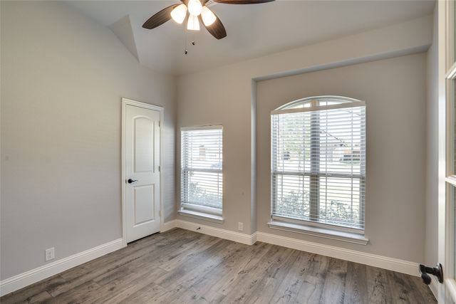 308 Moss Cove Drive, Aubrey, TX 76227