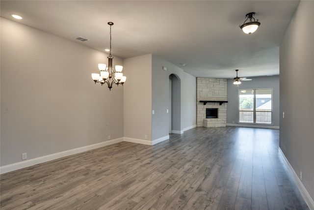 308 Moss Cove Drive, Aubrey, TX 76227