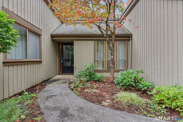 4 Heritage Crest C, Southbury, CT 06488