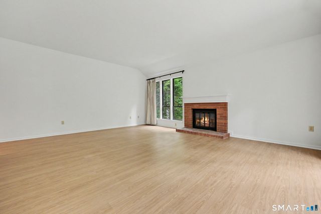 4 Heritage Crest C, Southbury, CT 06488