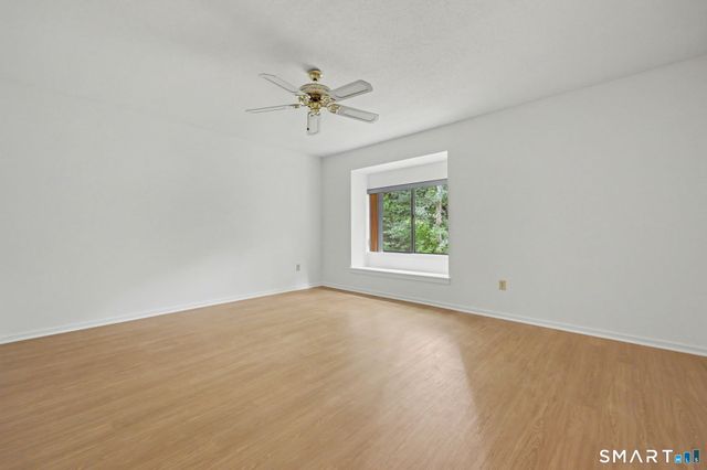 4 Heritage Crest C, Southbury, CT 06488