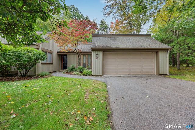 4 Heritage Crest C, Southbury, CT 06488
