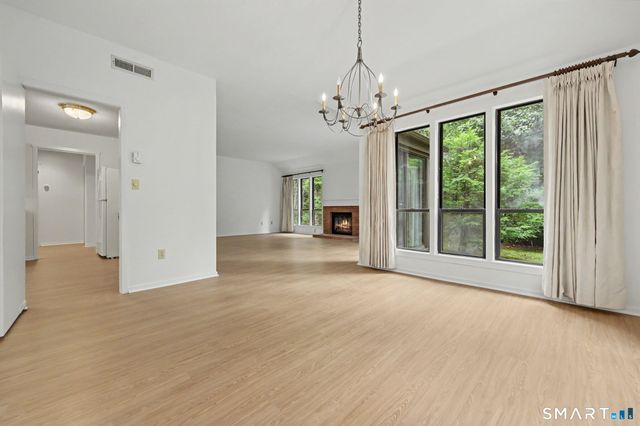 4 Heritage Crest C, Southbury, CT 06488