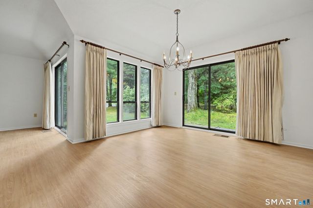 4 Heritage Crest C, Southbury, CT 06488