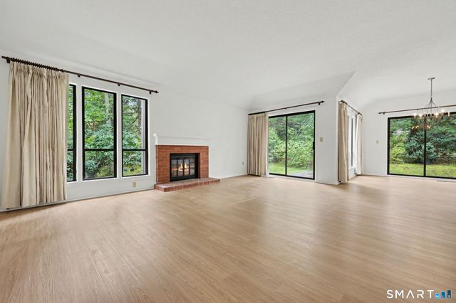 4 Heritage Crest C, Southbury, CT 06488
