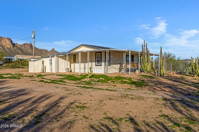 4556 N IRONWOOD Drive, Apache Junction, AZ 85120