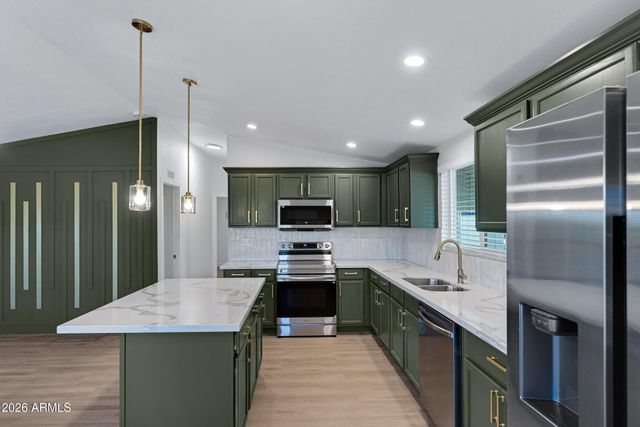 4556 N IRONWOOD Drive, Apache Junction, AZ 85120