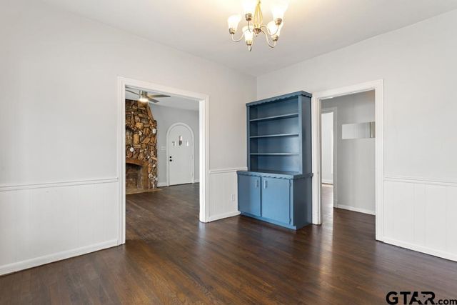 1015 Donnybrook Ave, Tyler, TX 75701