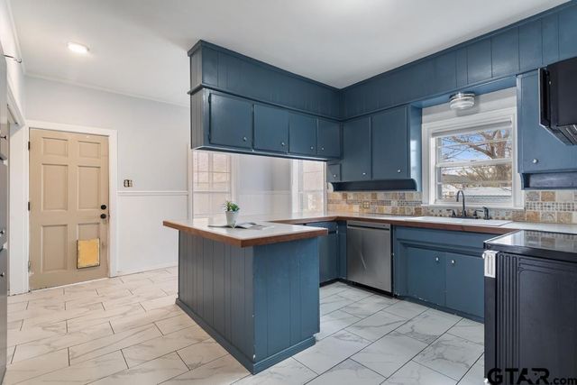 1015 Donnybrook Ave, Tyler, TX 75701