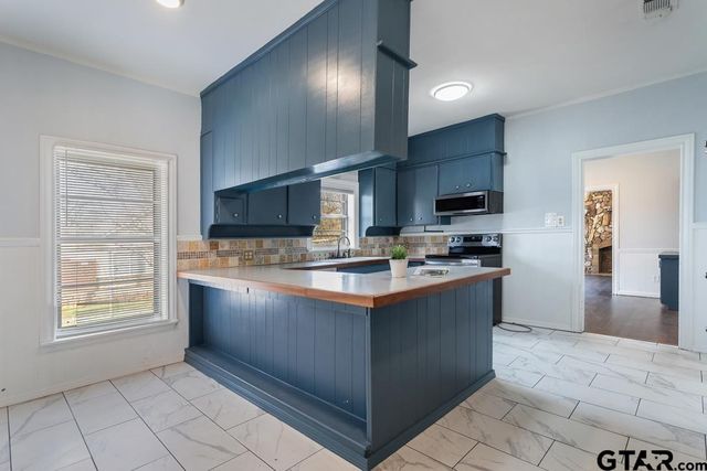 1015 Donnybrook Ave, Tyler, TX 75701