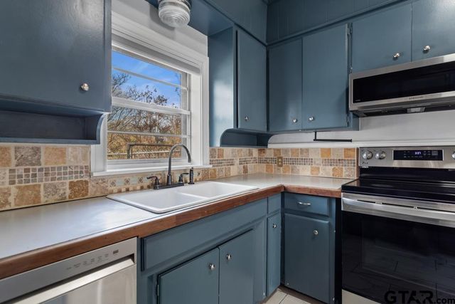 1015 Donnybrook Ave, Tyler, TX 75701