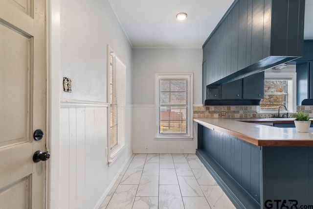 1015 Donnybrook Ave, Tyler, TX 75701