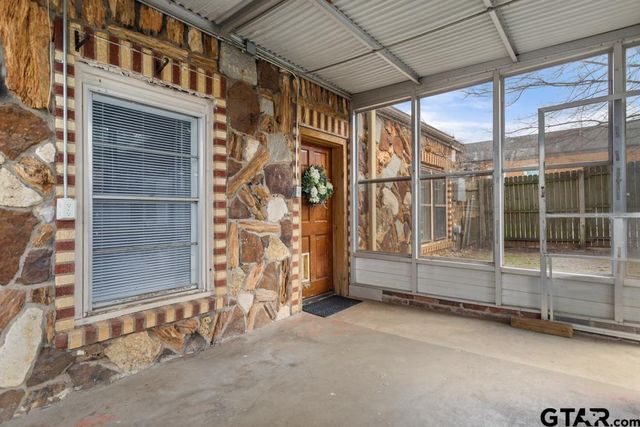 1015 Donnybrook Ave, Tyler, TX 75701