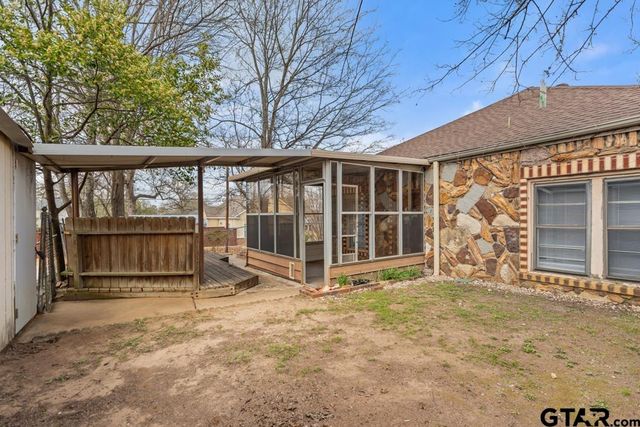 1015 Donnybrook Ave, Tyler, TX 75701