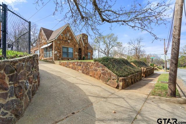 1015 Donnybrook Ave, Tyler, TX 75701