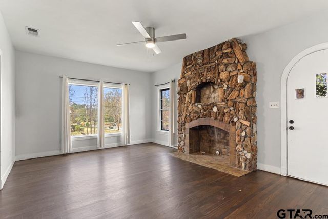 1015 Donnybrook Ave, Tyler, TX 75701