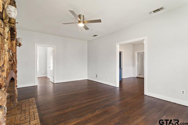 1015 Donnybrook Ave, Tyler, TX 75701