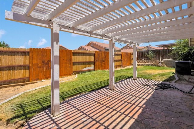 17592 Electra Drive, Victorville, CA 92395