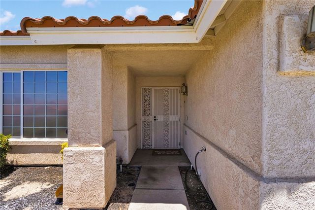 17592 Electra Drive, Victorville, CA 92395