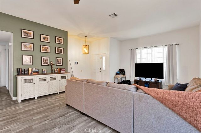 17592 Electra Drive, Victorville, CA 92395