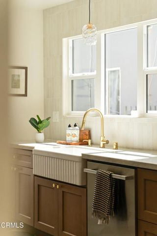 4170 4th Avenue, Los Angeles, CA 90008