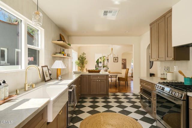 4170 4th Avenue, Los Angeles, CA 90008