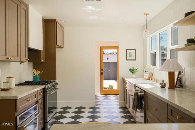 4170 4th Avenue, Los Angeles, CA 90008