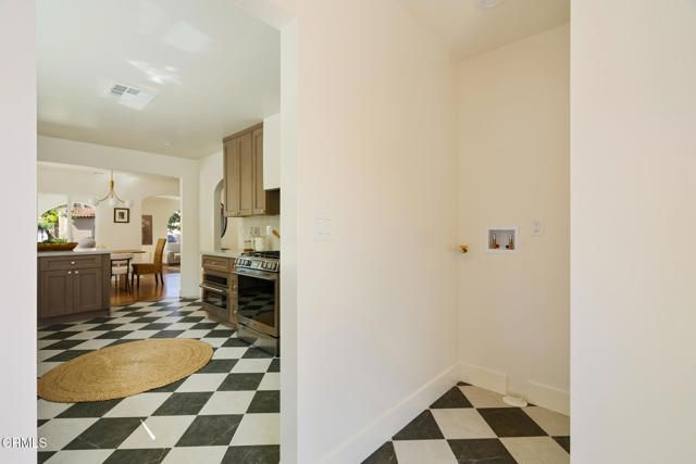 4170 4th Avenue, Los Angeles, CA 90008