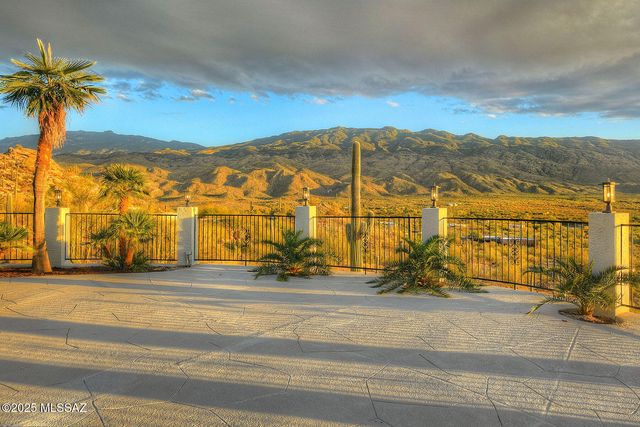 2302 N Camino Cascabel, Tucson, AZ 85749