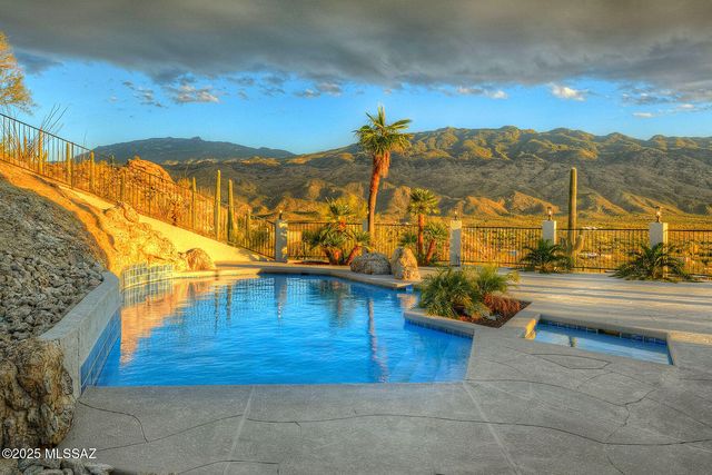 2302 N Camino Cascabel, Tucson, AZ 85749