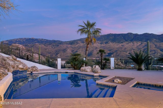 2302 N Camino Cascabel, Tucson, AZ 85749