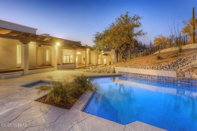 2302 N Camino Cascabel, Tucson, AZ 85749