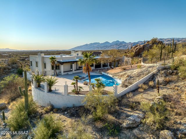 2302 N Camino Cascabel, Tucson, AZ 85749