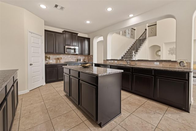 2208 Hannah Creek Court, Pearland, TX 77089