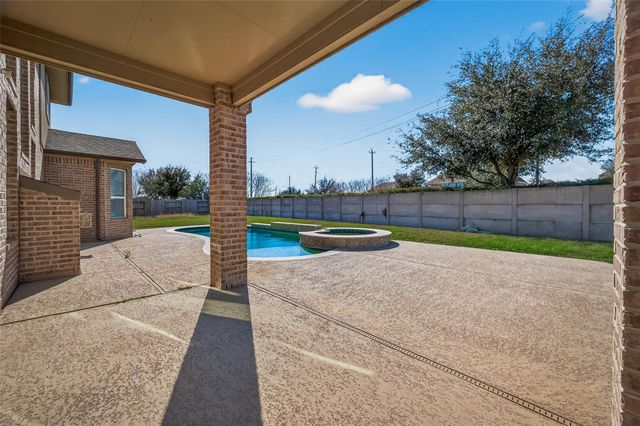 2208 Hannah Creek Court, Pearland, TX 77089