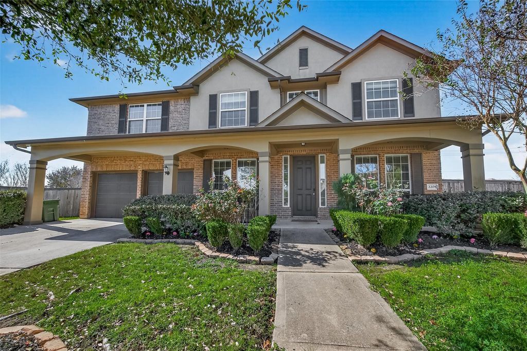 2208 Hannah Creek Court, Pearland, TX 77089
