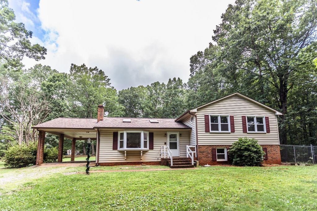 297 Woodlawn Trail, Appomattox, VA 24522