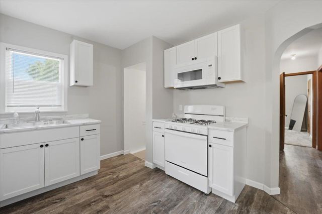 602 E End Avenue, Evansdale, IA 50707